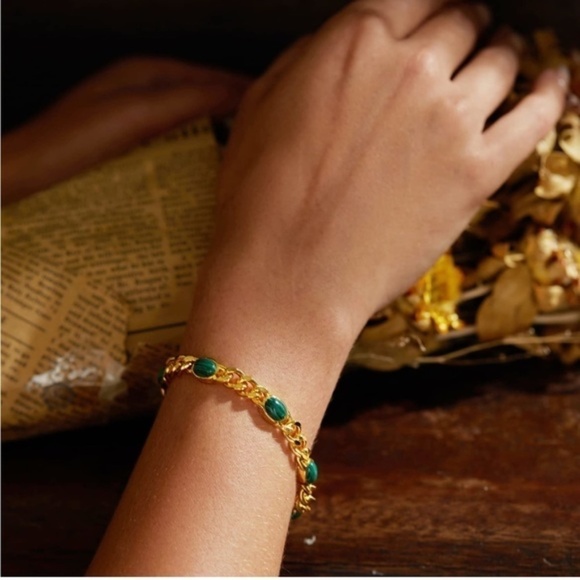 GOLD 18k Gold Plated Green Stone Chain Bracelet - Picture 2 of 3